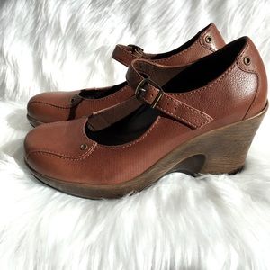 Auburn Brown Buckle-Strap wedge heel Dansko 39